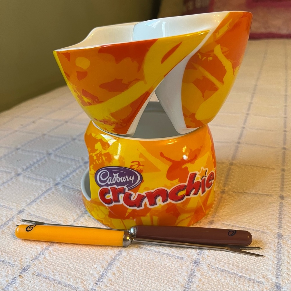 NWOT-“Cadbury Crunchie” Ceramic Fondue Set